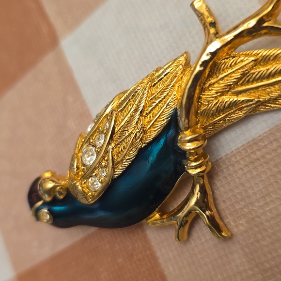 Parrot Pin - Picture 2 of 7